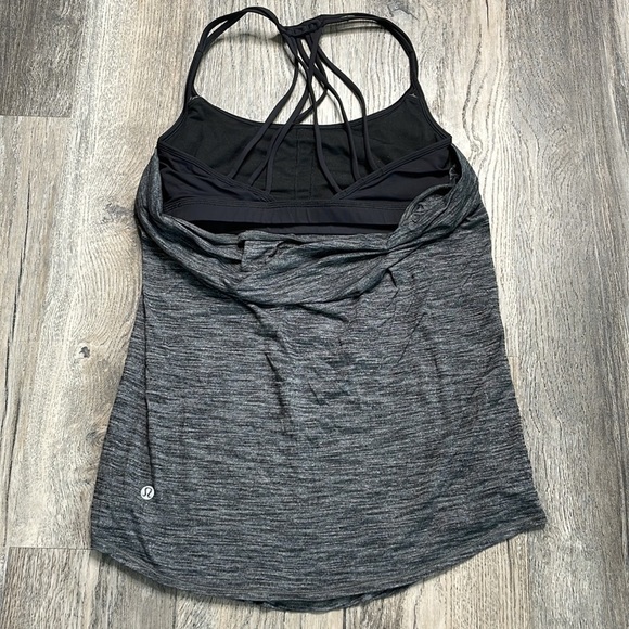 LuluLemon athletica Women’s Lighten UpCharcoal Grey Black Tank Built in Bra sz 6 - Picture 9 of 10